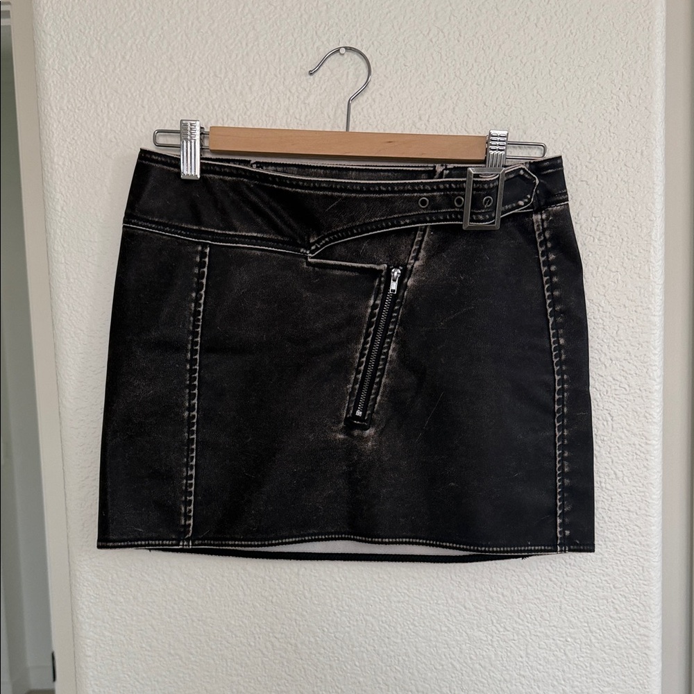 H&M Black Mini Skirt with Zipper Detail